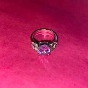 Fashion - pink stone ring (no tarnish)
